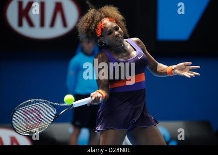 Melbourne, Australia. 17th January 2013. Serena Williams of USA returns a shot in her match on day four of the Australian Open from Melbourne Park. Credit:  Action Plus Sports Images / Alamy Live News Stock Photo