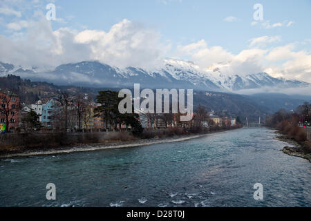 A view of the northern alpine mountain range (back) and the River Inn in Innsbruck, Austria, 2 January 2013. Photo: Daniel Karmann Stock Photo