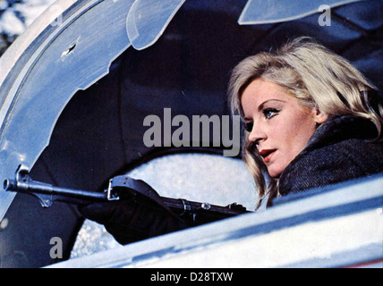 Agenten Sterben Einsam   Where Eagles Dare   Agentin Mary (Mary Ure) *** Local Caption *** 1969  -- Stock Photo