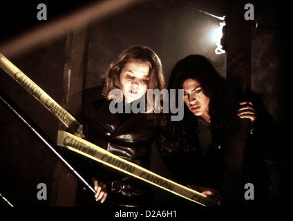 Duestere Legenden 2  Urban Legends: Final Cut  Amy (Jennifer Morrison), Vanessa (Eva Mendes) *** Local Caption *** 2000 Stock Photo