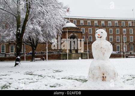 Bristol, UK. 18th Jan, 2013. A snowman in front of Bristol City Hall, College Green, Bristol as a band of snow moved across the country. Stock Photo