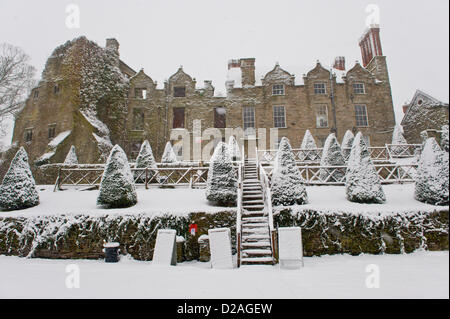 Jacobean Hay Castle covered in snow. Hay-on-Wye Powys Wales UK. 18th January 2013. Credit: Jeff Morgan/Alamy Live News Stock Photo