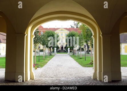 (dpa FILE) - An archive picture, dated  3 September 2010, shows the entrance area to the baroque palace in Rammenau, Germany. Rammenau was first mentioned in documents in 1213. In 1762 one of the most famous philosophers in Rammenau at the time, Johann Gottlieb Fichte was born.  Foto: Franz-Peter Tschauner Stock Photo