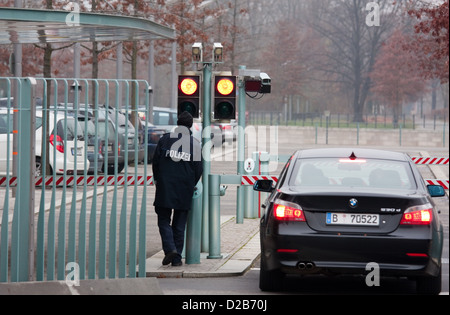 Berlin, Germany, police check at the gate of the Federal Chancellery Stock Photo