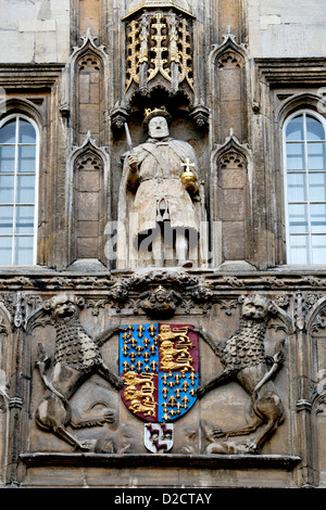 Entrance of Trinity College, Cambridge, with a statue of Henry 8., the founder Stock Photo