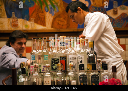 El Mural De Los Poblanos Restaurant in Puebla serving up the Mezcal Trolley - Mexico Stock Photo