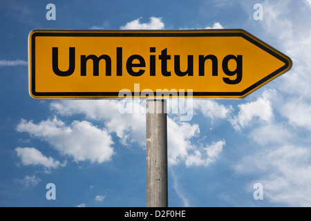 Wegweiser mit der Aufschrift Umleitung | Detail photo of a signpost with the German inscription alternative route Stock Photo