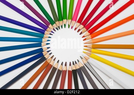 Viele Bunstifte liegen im Kreis | Many colored pencils are in a circle Stock Photo