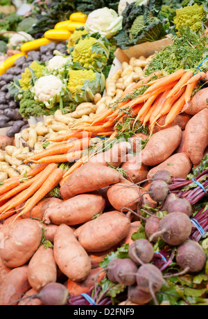 Fresh vegetables on a market stall, Borough Market, London Stock Photo