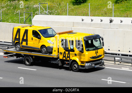 AA van on AA breakdown recovery lorry Stock Photo