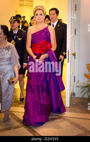 Singapore. 24th January 2013. Princess Maxima of The Netherlands arrives for the official state banquet offered by President Tony Tan Keng Yam at Istana Palace in Singapore, 24 January 2013. The Dutch Royals are on a two-day state visit to Singapore. Photo: Patrick van Katwijk/ Alamy Live News Stock Photo