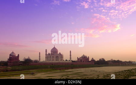 India, uttar Pradesh, Agra Taj Mahal at twilight Stock Photo