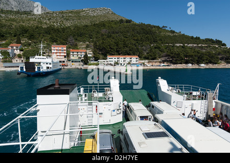 Elk192-2872 Croatia, Drvenik, town and ferry to Hvar Island Stock Photo