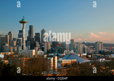 WA08045-00...WASHINGTON - The Space Needle and the skyline of the city of Seattle with Mount Rainier in the distance.