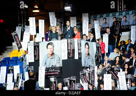 Toronto, Canada. 25th January 2013. Ontario Liberal Leadership candidate Eric Hoskins addresses the crowd during a tribute to Current Ontario Premier Dalton McGuinty. The ruling provincial Liberal party is meeting 25 Jan at the Maple Leaf Gardens to vote for a successor to Current Ontario Premier Dalton McGuinty. Credit:  Victor Biro / Alamy Live News. Stock Photo