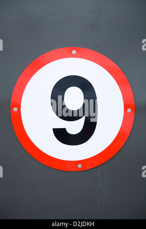 number 8 signal