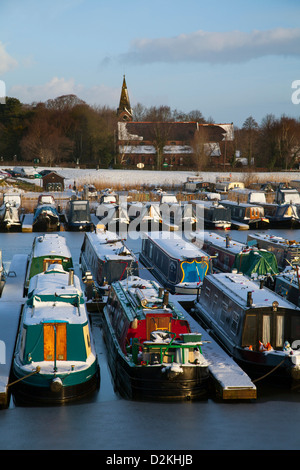 Rufford Marina, Cold winters day after snow on the Rufford branch of the Leeds Liverpool Canal, Ormskirk, Lancashire, UK Stock Photo