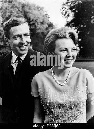 Amsterdam, Netherlands. 28th January 2013.  Dutch QUEEN BEATRIX, who turns 75 on Thursday, announced she will abdicate in favor of her son, Prince Willem-Alexander, who will become king on April 30. PICTURED: July 15, 1965 - Amsterdam, Netherlands - Crown PRINCESS BEATRIX of the Netherlands and her fiance CLAUS VON AMSBERG. (Credit Image: © KEYSTONE Pictures USA/ZUMAPRESS.com) Stock Photo