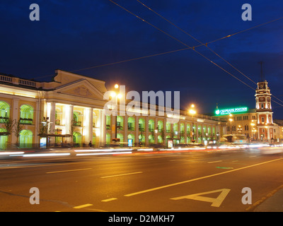 White Nights in St. Petersburg, Russia - The Great Gostiny Dvor Shopping Center and the City Duma at Nevsky Prospekt Stock Photo