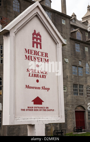 Directional Sign, Mercer Museum, Doylestown, PA, USA Stock Photo