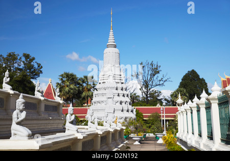 Statues and stupas at Silver Pagoda inside Royal Palace complex, Phnom Penh, Cambodia, Indochina, Southeast Asia, Asia Stock Photo