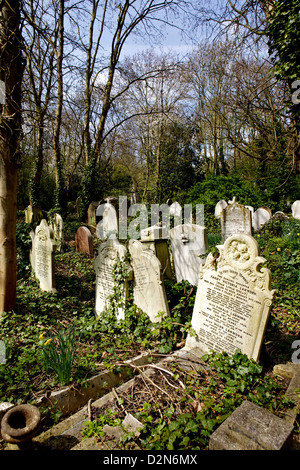 Graves at Highgate Cemetery, London, England, United Kingdom, Europe Stock Photo