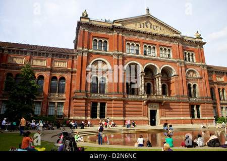 Victoria and Albert Museum (V&A), South Kensington, London, England, United Kingdom, Europe Stock Photo