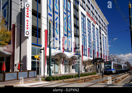 Charlotte, North Carolina. Commuter train, LYNX Blue Line, arriving at the light rail Seventh Street station. Stock Photo