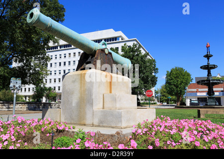 Cannon outside Hamilton County Courthouse, Chattanooga, Tennessee, United States of America, North America Stock Photo