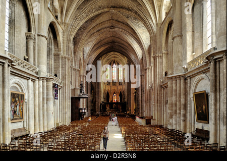 Interior of Cathedrale Saint Andre (St. Andrews Cathedral), Bordeaux, Gironde, Aquitaine, France Stock Photo