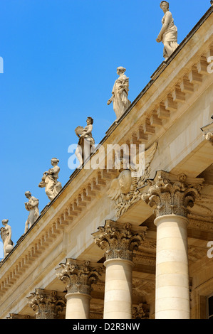 Corinthian style columns and statues adorning Le Grand Theatre, Place de la Comedie, Bordeaux, Gironde, Aquitaine, France Stock Photo