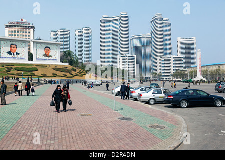 Typical city street scene, Pyongyang, Democratic People's Republic of Korea (DPRK), North Korea, Asia Stock Photo