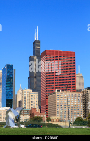 Tall buildings including the Willis Tower, formerly the Sears Tower from Grant Park, Chicago, Illinois, USA Stock Photo