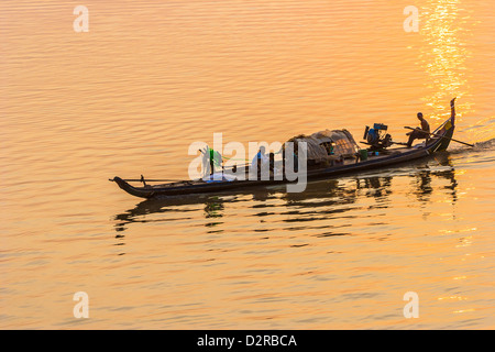 Fishermen at sunrise, Tonle Sap River, Phnom Penh, Cambodia, Indochina, Southeast Asia, Asia