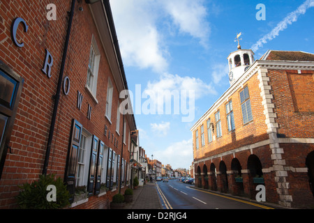 Crown Hotel at Market Square, Old Amersham, the Chilterns, Buckinghamshire, England, UK Stock Photo