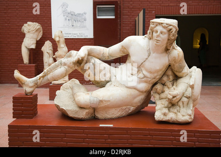 asia, turchia, anatolia, selcuk, museum of ephesus, stutue of the resting warrior Stock Photo