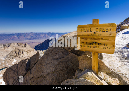 Sign on the Mount Whitney trail at Trail Crest, John Muir Wilderness, Sierra Nevada Mountains, California USA Stock Photo