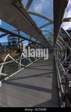 A high level pedestrian walkway over Leith Street in Edinburgh leading to the St. James Shopping Centre Stock Photo