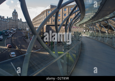 A high level pedestrian walkway over Leith Street in Edinburgh leading to the St. James Shopping Centre and King James Hotel Stock Photo