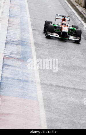 Silverstone, UK. 1st February 2013.  Paul di Resta (GBR) takes Force India's new 2013 F1 car, the VJM06, for a lap around the track.  Credit:  Elaine Scott / Alamy Live News Stock Photo