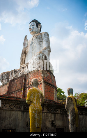 wat Ek Phnom buddha statue in Battambang Cambodia Stock Photo