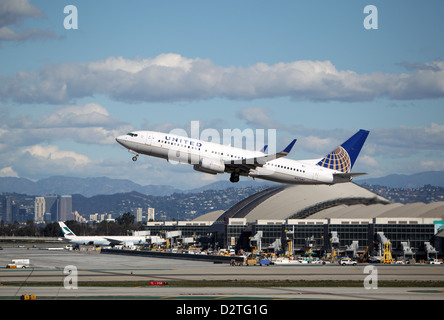 United Airlines Boeing 737-824 takes off from Los Angeles Airport on January 28, 2013 Stock Photo