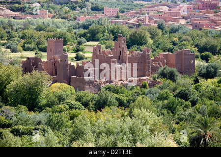 A kasbar in the Valley of Roses, near Ouarzazate, Morocco, North Africa Stock Photo