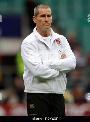 STUART LANCASTER ENGLAND RU HEAD COACH TWICKENHAM MIDDLESEX ENGLAND 02 February 2013 Stock Photo