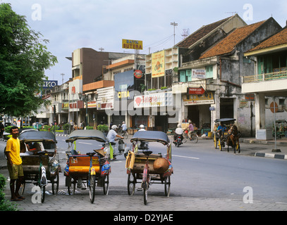 Indonesia, Java, Yogyakarta, Street Scene - Salesstands Stock Photo - Alamy