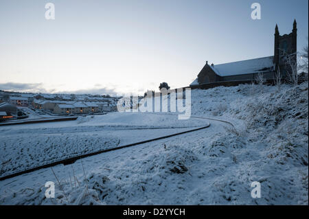 Newry, Northern Ireland, UK, 5th February 2013. Newry awakes to an unexpected snowfall this morning. Stock Photo