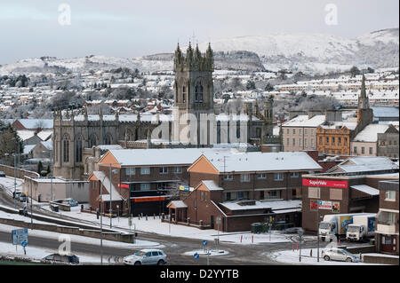 Newry, County Down, Northern Ireland, UK, 5th February 2013. Newry awakes to an unexpected snowfall this morning. Stock Photo