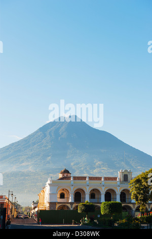 Volcan de Agua (3765m), Antigua, Guatemala, Central America Stock Photo
