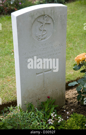 Ancre British cemetery at Beaumont-Hamel on the Somme and grave of a sailor from the battles of 1916 in the First World War Stock Photo