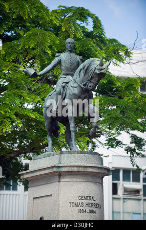 statue of General Tomas Herrera (1804-1854), historical old town, Unesco World Heritage Site, Panama City, Panama, Central Ameri Stock Photo